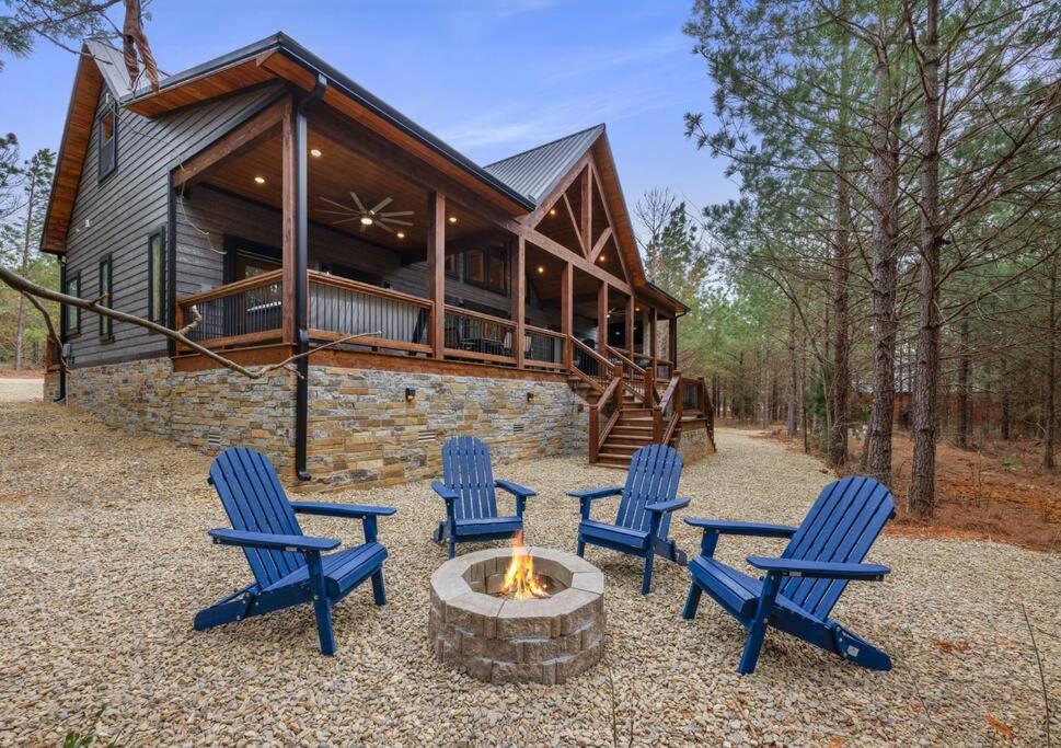 Lone Pine Lodge. Brand New! 2 Bedroom Luxury Cabin. 布罗肯鲍 外观 照片