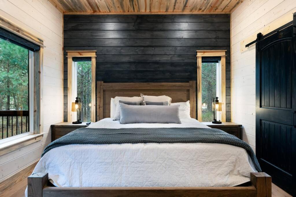 Lone Pine Lodge. Brand New! 2 Bedroom Luxury Cabin. 布罗肯鲍 外观 照片