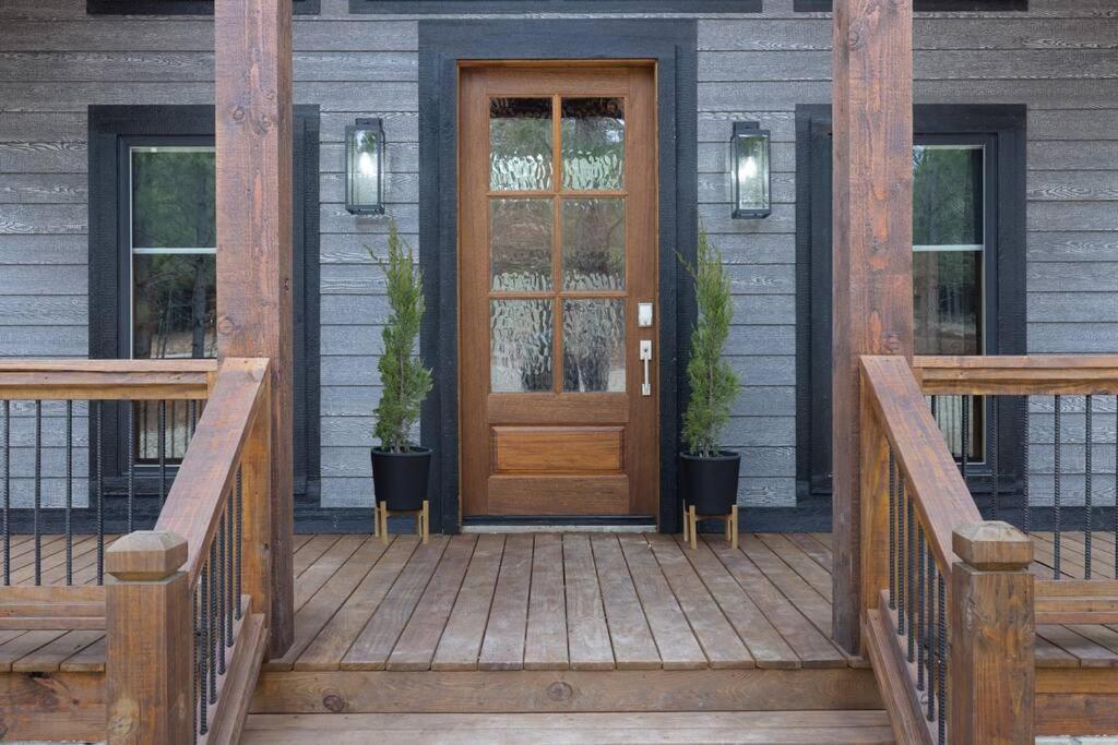 Lone Pine Lodge. Brand New! 2 Bedroom Luxury Cabin. 布罗肯鲍 外观 照片