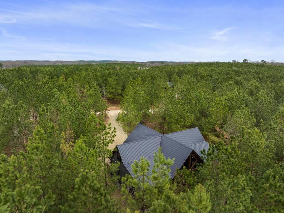 Lone Pine Lodge. Brand New! 2 Bedroom Luxury Cabin. 布罗肯鲍 外观 照片